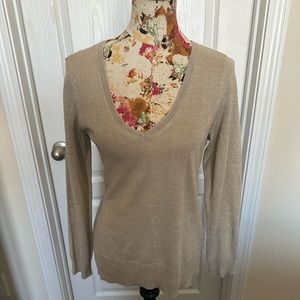 NY&CO - GOLD V-NECK SWEATER